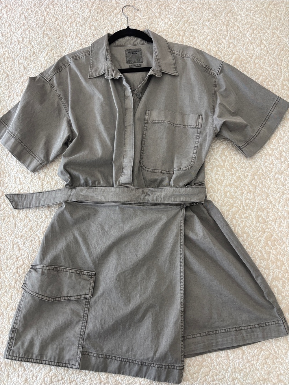 Abercrombie & Fitch Gray Short-Sleeve Utility Mini Dress